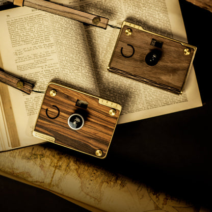【20MP】::  CROZ Vintage 摩登復古精裝相機禮盒 :: ( 內附玫瑰木單殼 & 晶透單殼 )